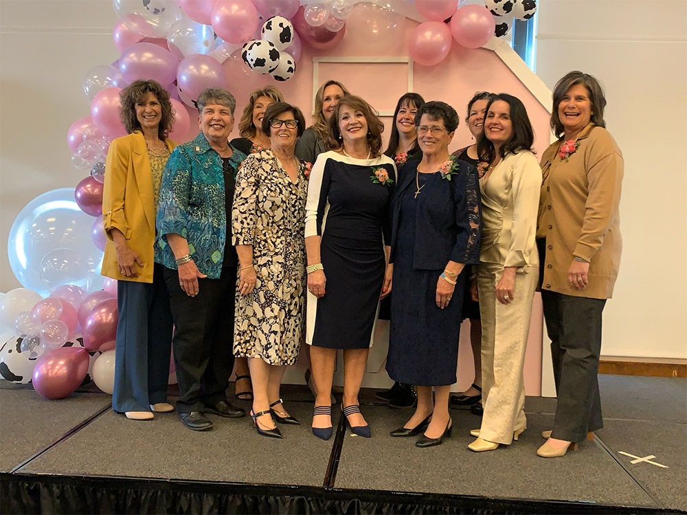 Congratulations Lorna Roush – 2022 Common Threads Award Lorna Roush 2022 Common Threads Award